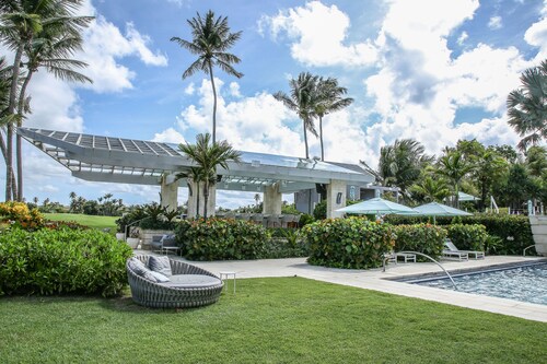 Waking up in a tropical reserve with the sound of the sea caressing your soul.