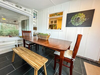 Private 4BR Oasis in the City, near Tennis Center