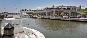 Fisher House: Steps From USNA + Covered Parking!