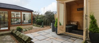 วินดิ้ง วีล คอทเทจ