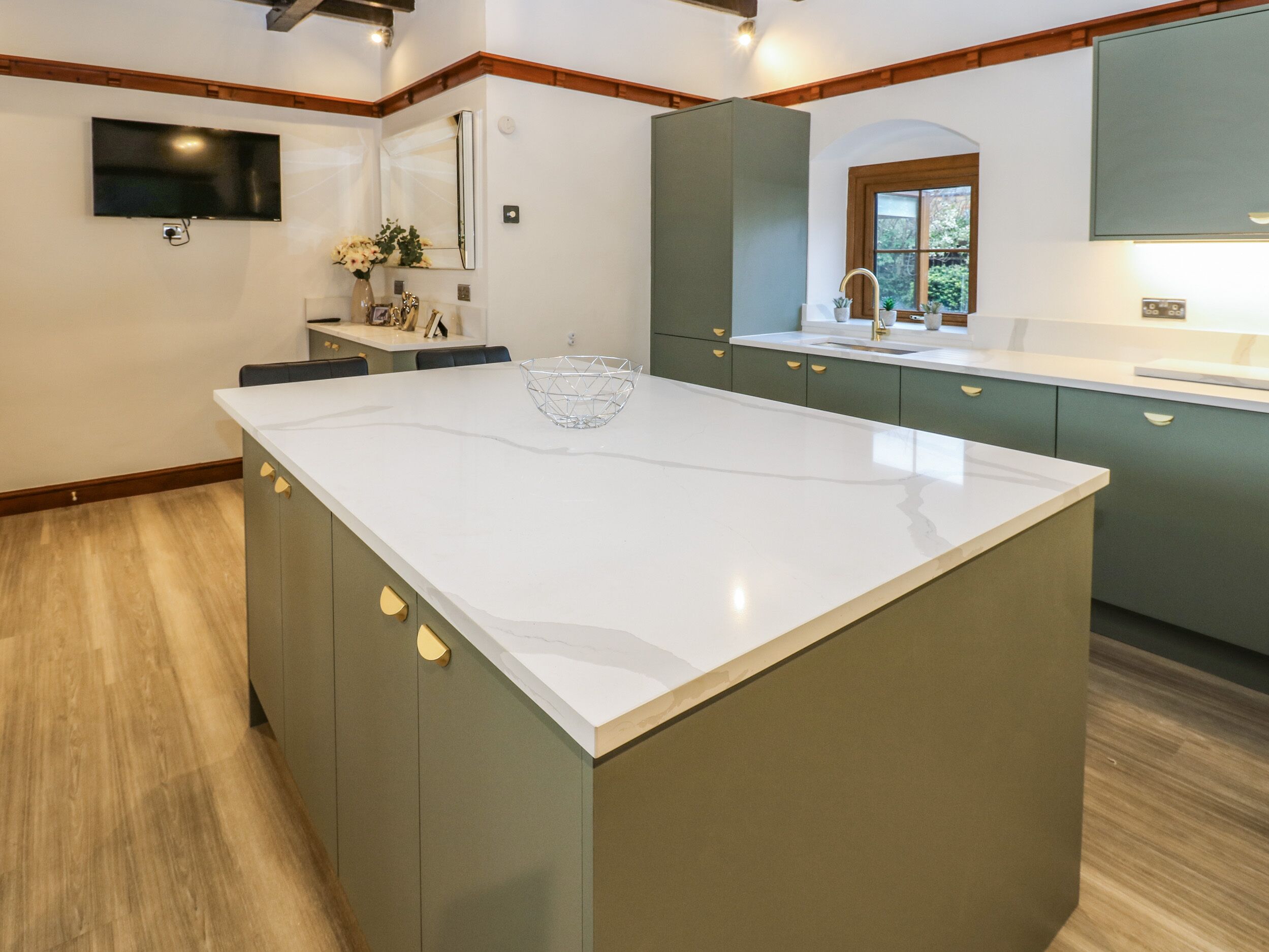 4 habitaciones, decoración personalizada y muebles diferentes 