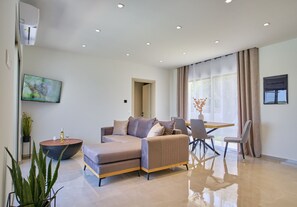 Smart TV - Polgar Villa 2 Corfu (Ionian Islands)