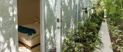 1 habitación, tabla de planchar con plancha, wifi gratis y ropa de cama