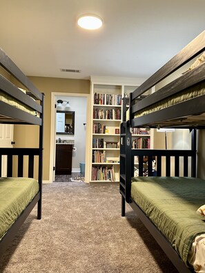 3 Schlafzimmer, BĂŒgeleisen/BĂŒgelbrett, kostenloses WLAN, BettwĂ€sche