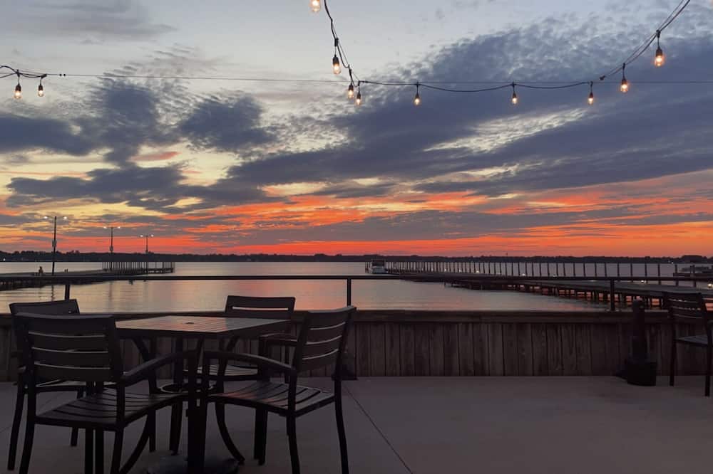 The Grand Regal Resort - Whiteville