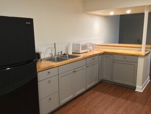 Private kitchen - Beautiful 1 Bedroom Apartment (Frederick)