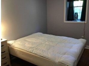 1 bedroom, WiFi, bed sheets - Beautiful 1 Bedroom Apartment (Frederick)