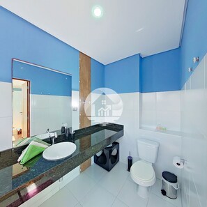 Villa | Bathroom | Towels, soap, toilet paper
