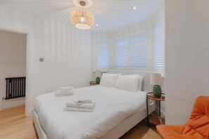 1 bedroom, iron/ironing board, Internet, bed sheets - Stylish Garden Home 2 BDR Wimbledon (London)