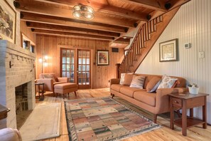 Smart TV, fireplace, music library