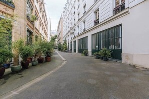 Property grounds - Cosy 1 BDR near Canal Saint Martin (Paris)