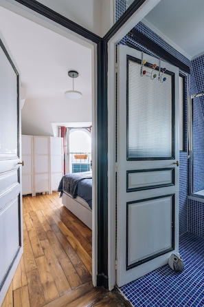 2 chambres, fer et planche à repasser, accès à Internet, literie fournie