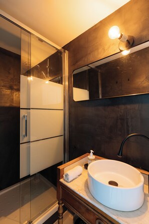 Douche, séchoir à cheveux