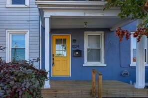 Exterior detail - Modern Downtown Lancaster Apt – Walk to Train & Amtrak (Lancaster)