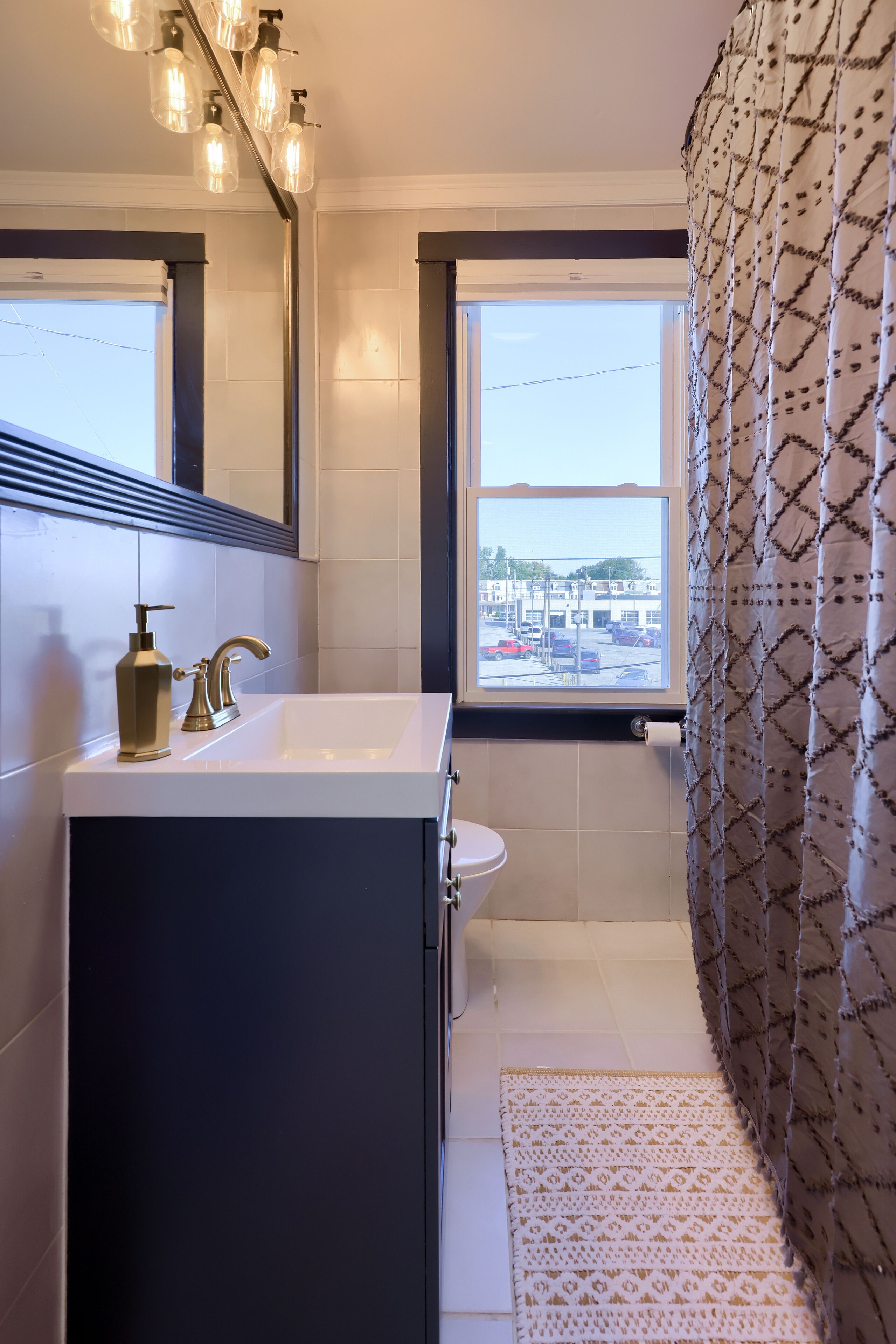 Haartrockner, Handtücher, Seife, Shampoo