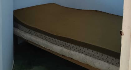 A Casa Aconchegante Fica a 30 Metros da Praia, bem Localizada 10 min da Praça