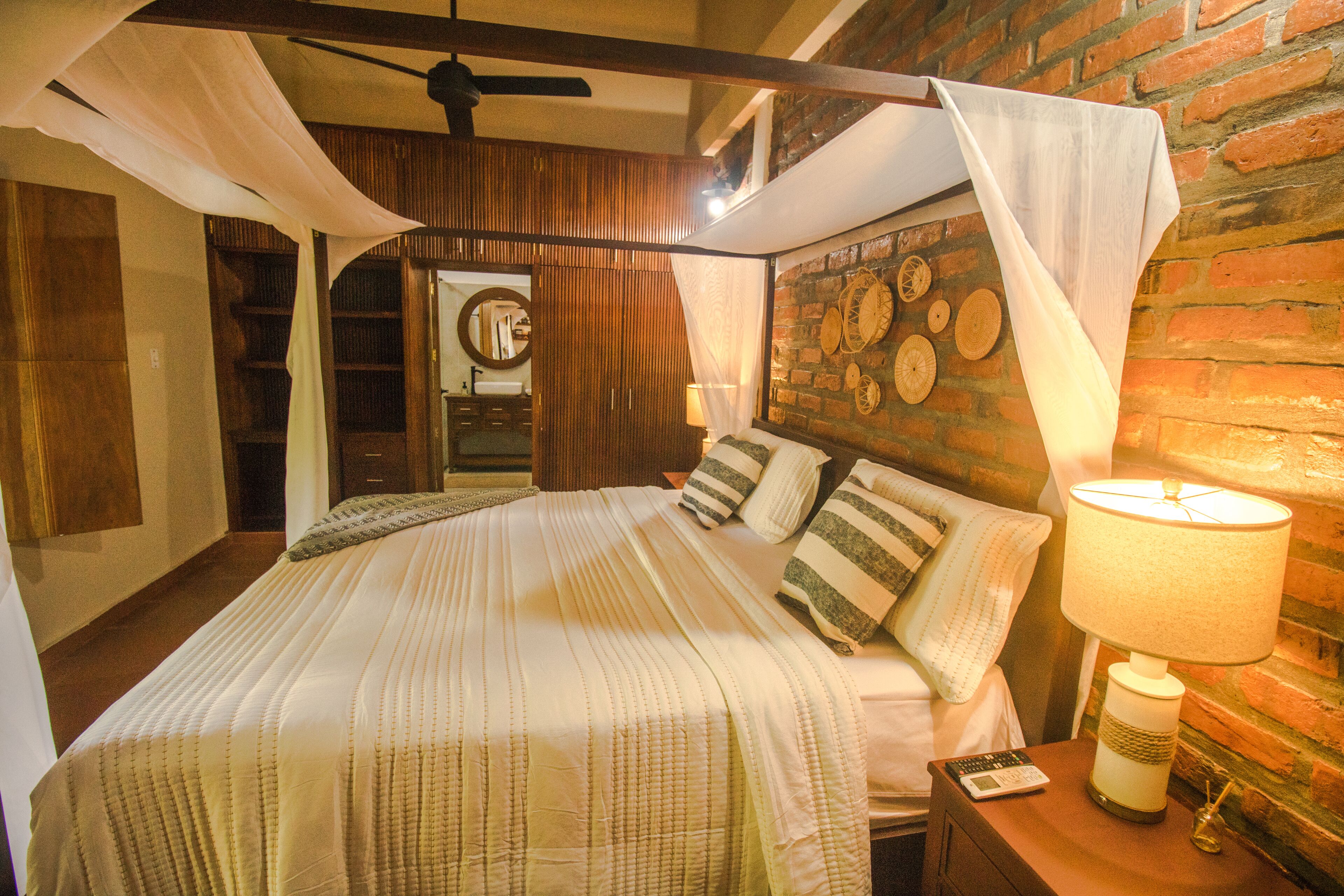 Habitación doble Deluxe, 1 habitación | Ropa de cama de alta calidad, minibar y decoración personalizada 