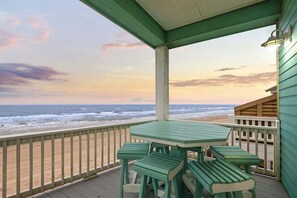 تناول الطعام بالخارج