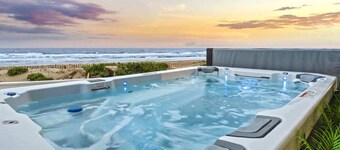 Beachfront + Heated Pool: Fire Pit-Pets
