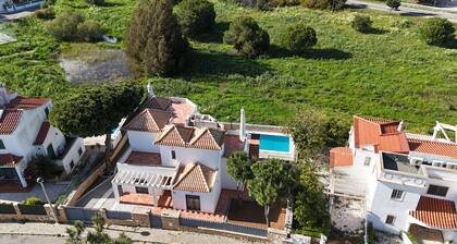 Moradia com 4 Quartos, Piscina Privada, 700m da Praia, Churrasqueira, 41652/al