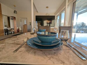 Apartment | Dining