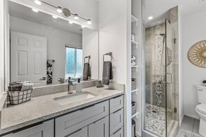 Hair dryer - Trendy 3BR: Hot Tub/Fire-pit /Central Location (Sedona)