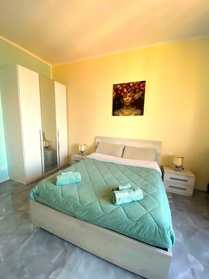 2 bedrooms, travel crib, free WiFi, bed sheets - 2 Rooms in a  wonderful villa, with lake view (Perledo)
