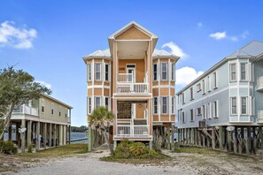 Exterior - Krusty Crab (Gulf Shores)