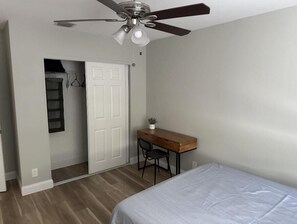 1 bedroom, desk, WiFi, bed sheets - Relaxing Florida Home An A Lovely Community #3 (Boynton Beach)