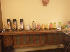 包含每日自助早餐