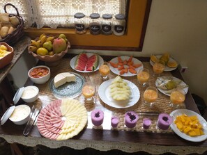Free daily buffet breakfast - Hotel Estação (Diamantina)