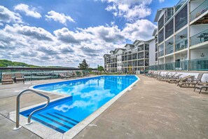 Pool - 4 Mi to Dtwn: Gem w/ Lake Access in Camdenton (Camdenton)