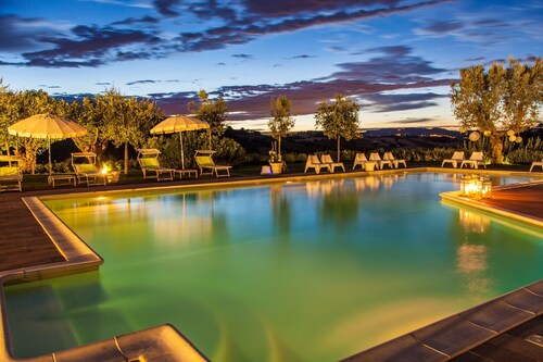 Flat with pool for 4 persons