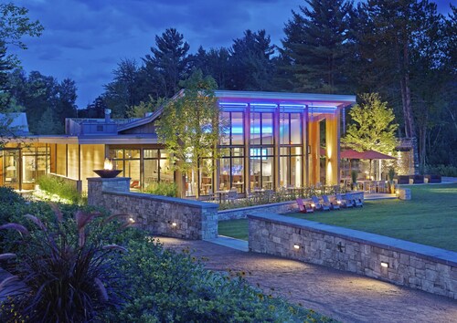 A Topnotch Stowe Experience - Stowe Condo with Free Resort Pool & Hot Tub