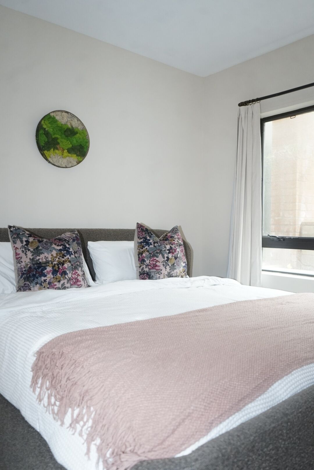 2 多间卧室、办公桌、熨斗/熨衣板、WiFi