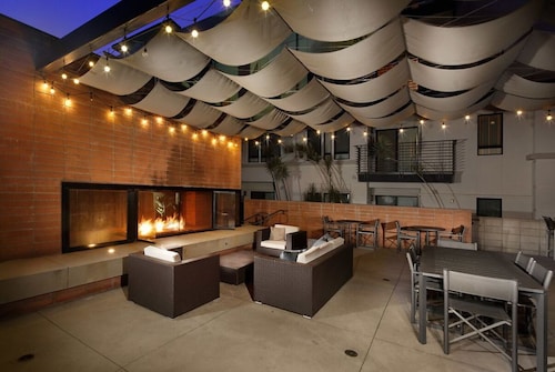 Luxury Beverly Hills Hollywood Oasis