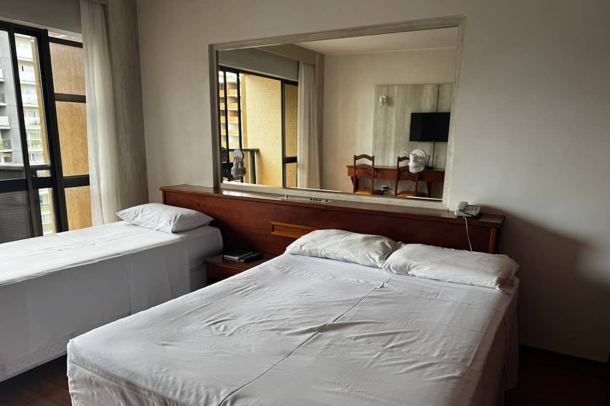 Eenvoudige driepersoonskamer | Gratis wifi