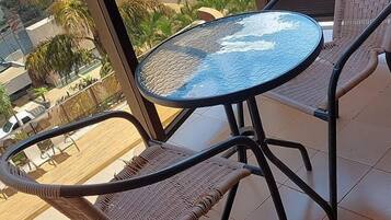 Quarto quádruplo | Opções para refeição ao ar livre