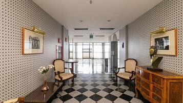 Double Room | Lobby