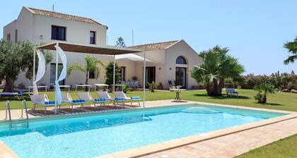 Villa Casale-Villa mit Blick auf das Meer, Sizilien