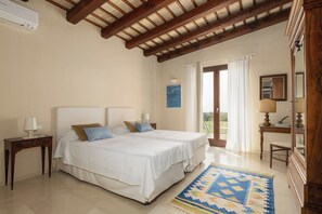 5 chambres, fer et planche à repasser, lit parapluie, Wi-Fi gratuit