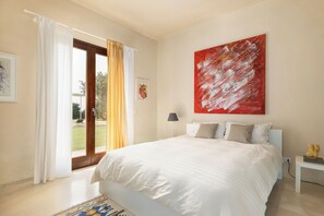 5 bedrooms, iron/ironing board, travel cot, free WiFi