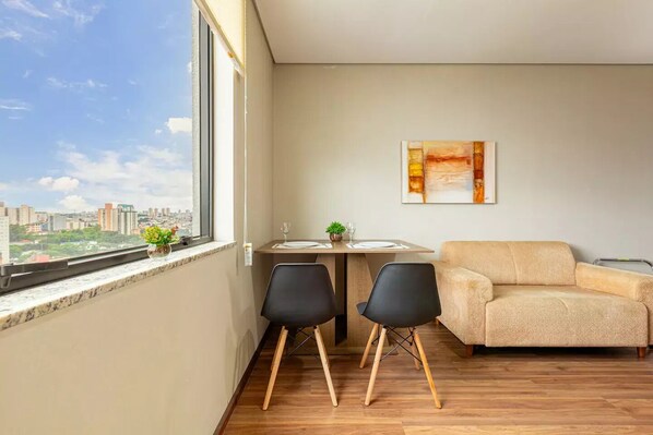 Interior - Flat com Cozinha, e Piscina 1305 (Osasco)