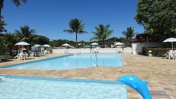 2 outdoor pools, pool umbrellas