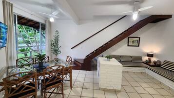 Premium Duplex, Jetted Tub | Interior