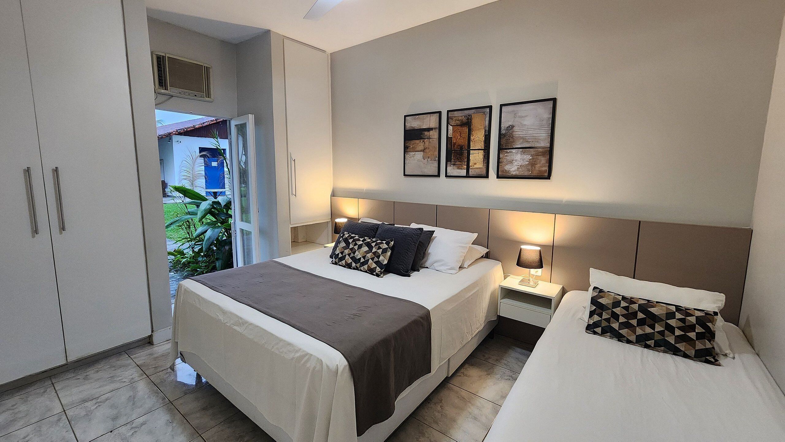 Apartamento superior, 2 habitaciones | Decoración individual, mobiliario individual, sistema de insonorización