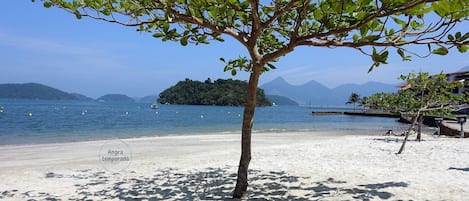 Plage privée, sable blanc