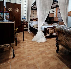 Desk, laptop workspace, soundproofing, free WiFi - Jessica flat B&B in holiday and business (Cospicua)