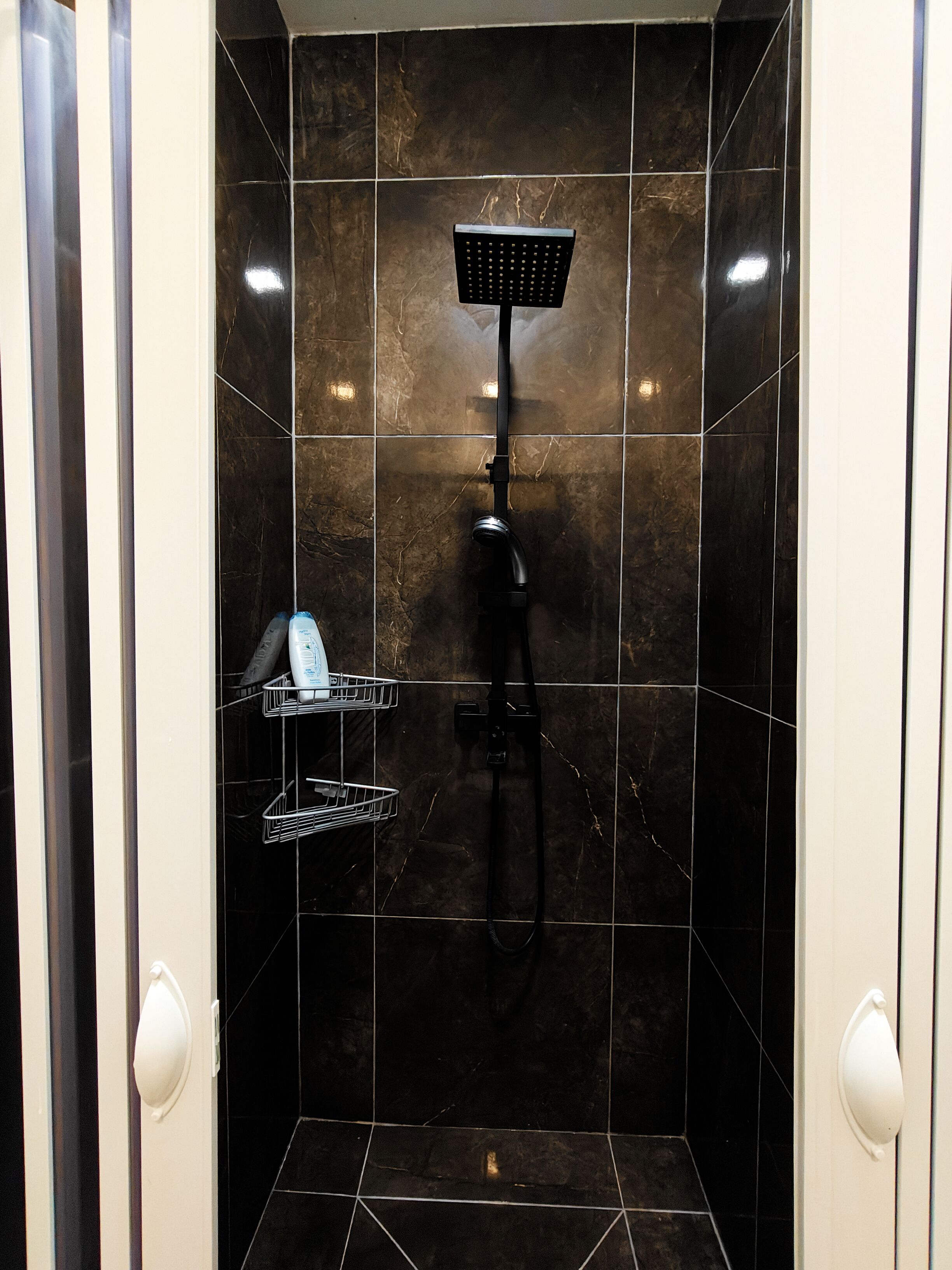 Classic Quadruple Room | Bathroom | Shower, hair dryer, towels, toilet paper