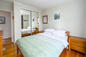 2 chambres, fer et planche à repasser, Wi-Fi gratuit, draps fournis